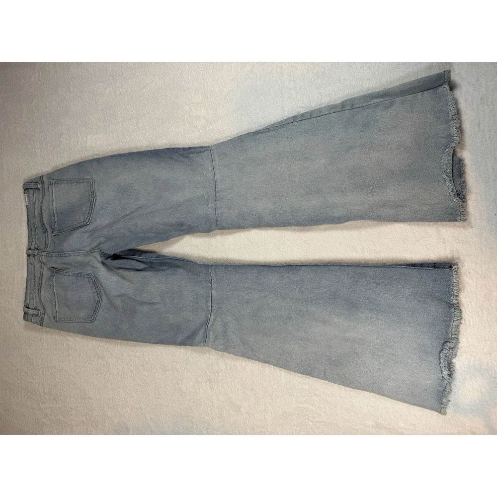 Almost Famous Jeans Women's VTG Sz 7 Flare 99% Cotton Light Wash Normcore Trendy